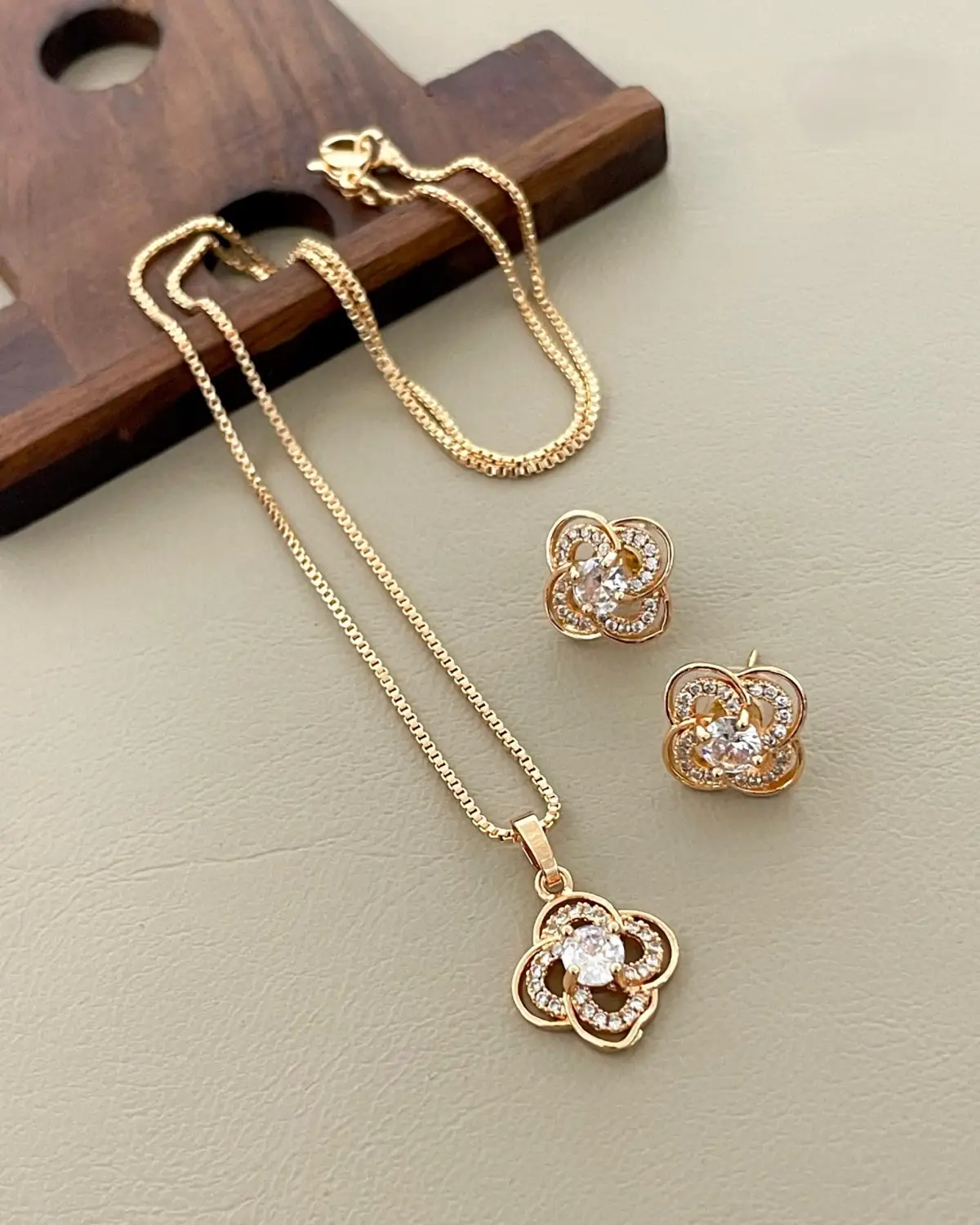 Flora Luxe Pendant set